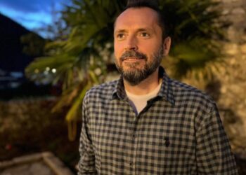 Светското првенство е натпреварување на еднакви и повеќе еднакви