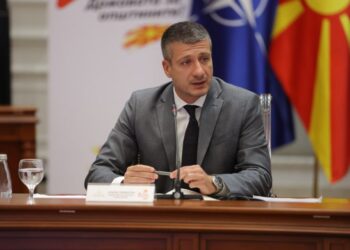 Нови правила за боледување: Матичниот лекар ќе дава до пет дена, контролор може да провери дали пациентот е дома