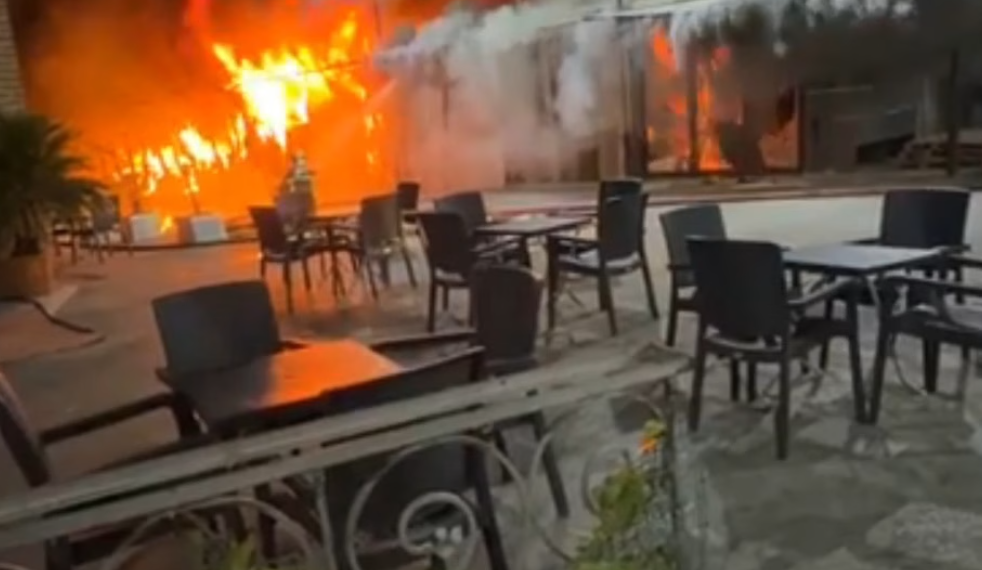 (ВИДЕО) Голем пожар во Шуто Оризари: изгореа неколку дуќани и угостителски објекти