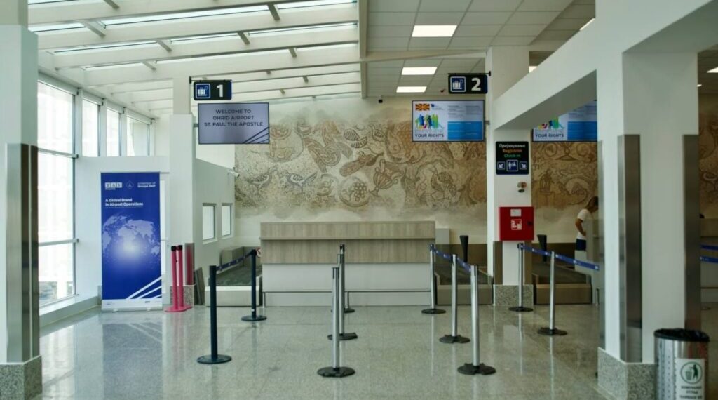 Охридскиот аеродром со нов лик: културното наследство прво добредојде за странските туристи