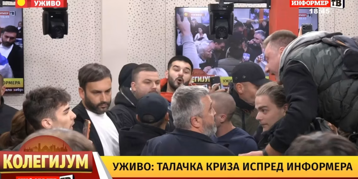 Организации во Србија бараат одземање на лиценцата на „Информер“, Вучиќ најави самоорганизирање на поддржувачите на СНС