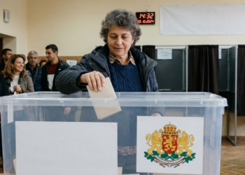 Бугарија в недела избира претседател, Јотова фаворитка според анкетите
