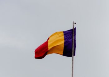 По шестмесечната политичка криза, Романија доби нов премиер