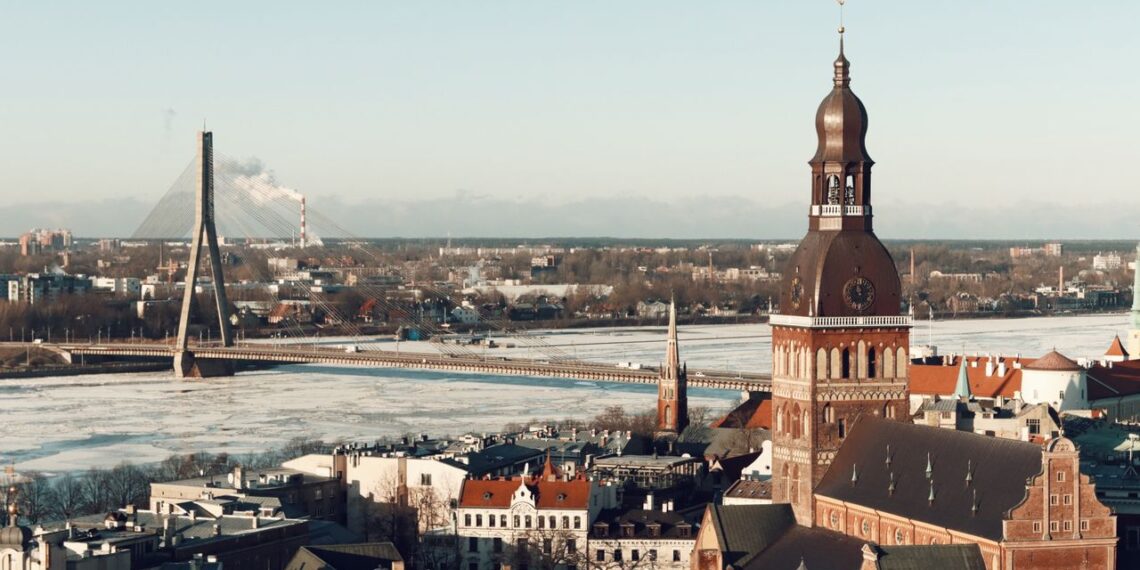 Проукраинската коалиција предводена од премиерот на Латвија освои најмногу гласови на изборите