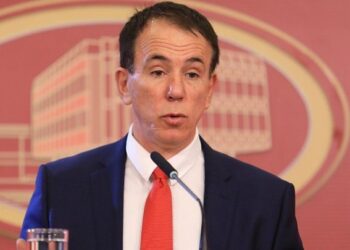 Голема истрага за сомнителни финансиски злоупотреби во здравството, претреси во ФЗО и приватна болница
